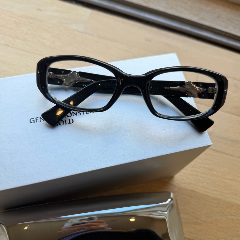 Gentle Monster Eyeglasses - Picture 2 of 5